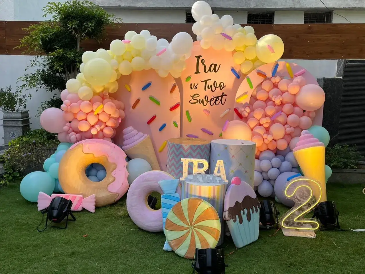 donut & ice cream themed kid's birthday party decor